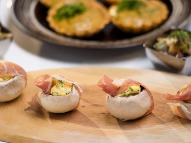 Рецепт шампиньонов с яйцом и зеленью