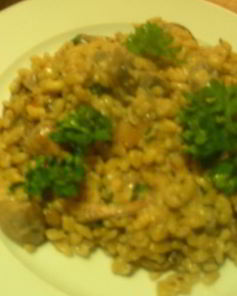 Шампиньоны сo шпинатом, сливками и чили