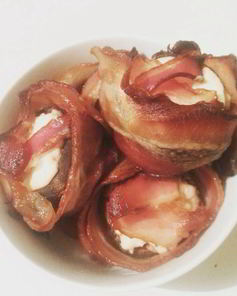 Шампиньоны в беконе