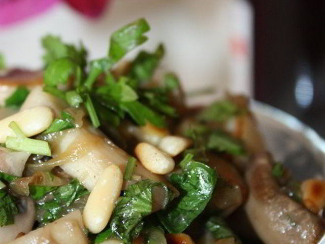 Рецепт шампиньонов жареных с кедровыми орешками