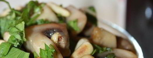 шампиньоны жареные с кедровыми орешками. Шаг 3