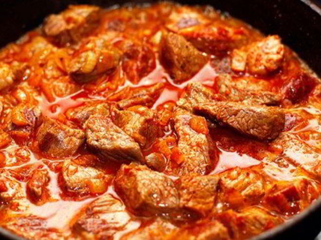 Рецепт гуляша говяжий с овощами в мультиварке