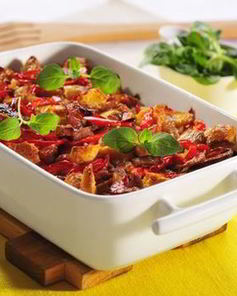 Гуляш из куриного филе с овощами