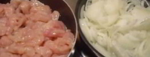 гуляш из курицы со сметаной. Шаг 2