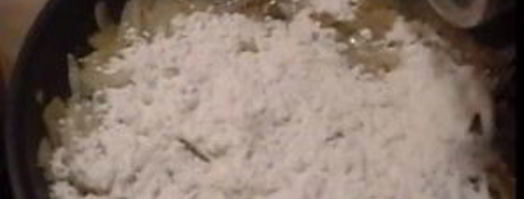 гуляш из курицы со сметаной. Шаг 3