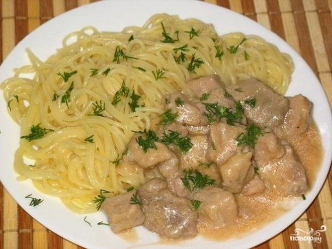 Рецепт гуляша из свинины со сметаной