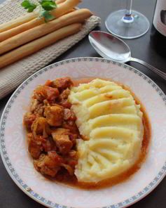 Гуляш из свинины