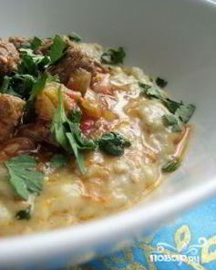 Пюре из баклажанов с гуляшом из мяса