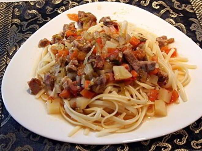 Рецепт густой лапши с мясоовощной подливкой