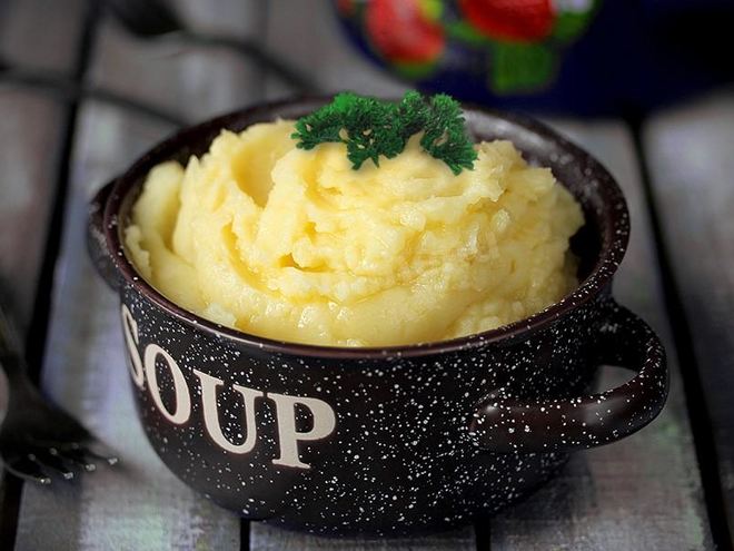 Рецепт картофельного пюре с чесноком и укропом в мультиварке