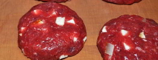 говяжьи котлеты с копченым салом. Шаг 4