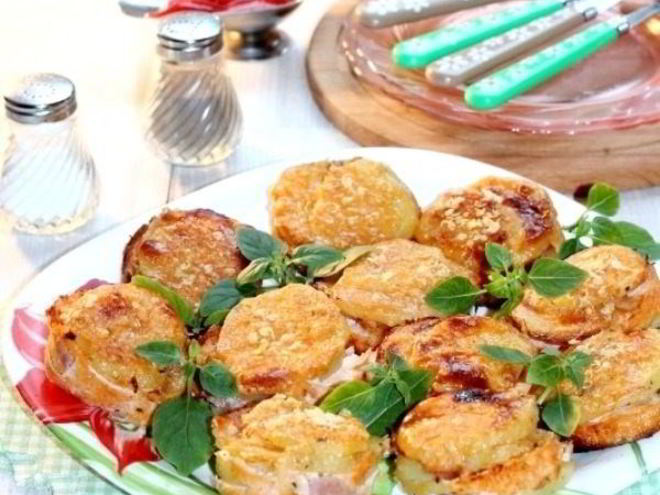 Рецепт картофельных стожков с сыром и окороком