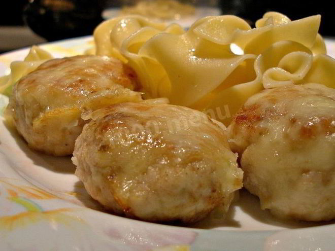 Рецепт котлет из фарша индейки на сковороде без яиц