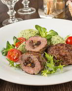 Котлеты из говядины с черносливом и орехами