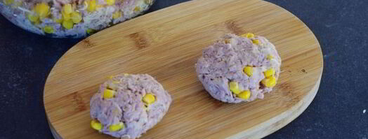 котлеты из консервированного тунца и кукурузы. Шаг 11