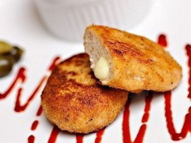 Рецепт котлет из куриной грудки с сырной начинкой