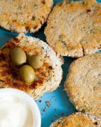 Котлеты из тунца с кабачком