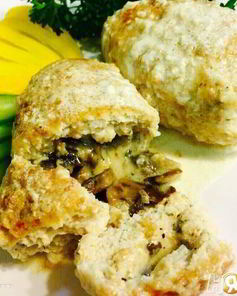 Котлеты куриные с грибами под сливочным соусом