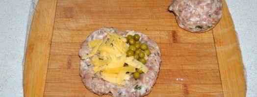 котлеты мясные с горошком и сыром. Шаг 3