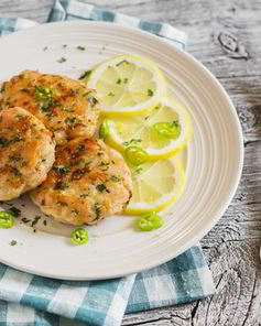 Рубленные куриные котлеты по-албански