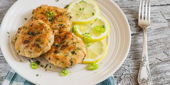 Рубленные куриные котлеты по-албански