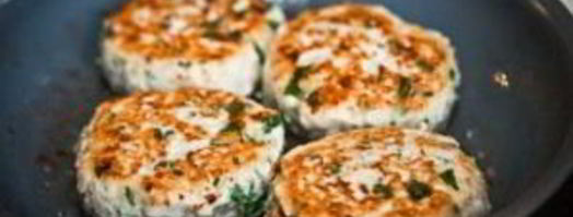 сочные куриные котлетки. Шаг 8