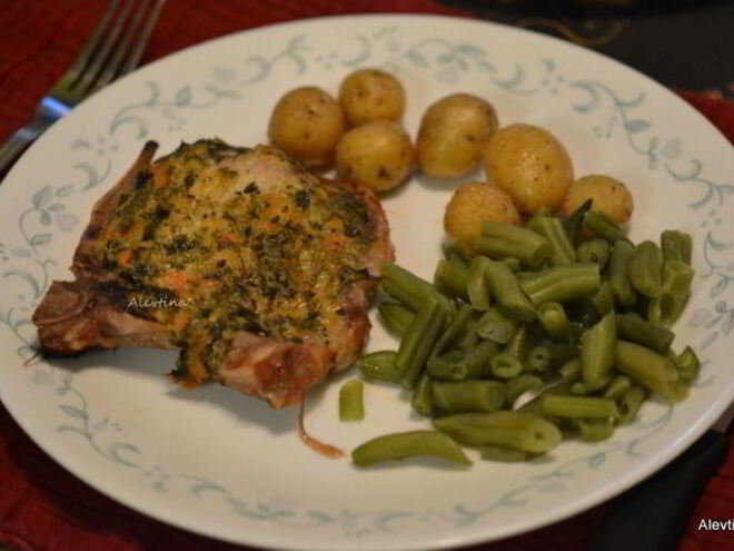 Рецепт свиных котлет с горчичным пряным маслом