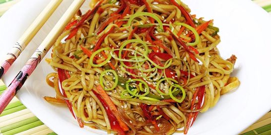 Лапша вок с овощами под соусом Терияки