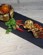 Лазанья из баклажанов с сыром Моцарелла и грибами лисичками