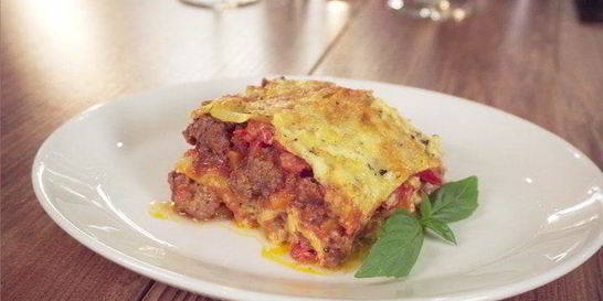 Лазанья с мясным соусом и томатами