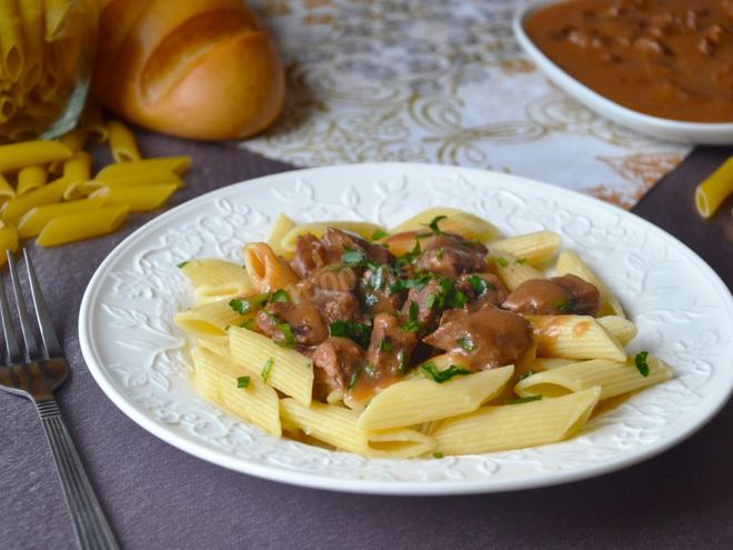 Рецепт макарон с мясом и подливой