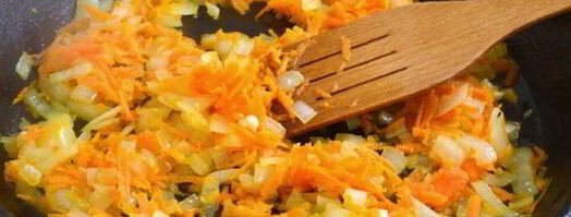 макароны с тушенкой и овощами. Шаг 4