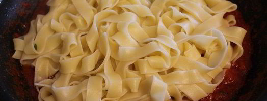 паста фетучини с креветками и томатами. Шаг 6