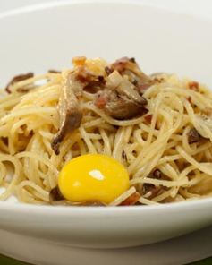 Паста карбонара с грибами