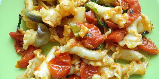 Паста Китайские грузди с томатами и баклажанами