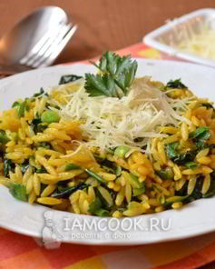Паста орзо со шпинатом