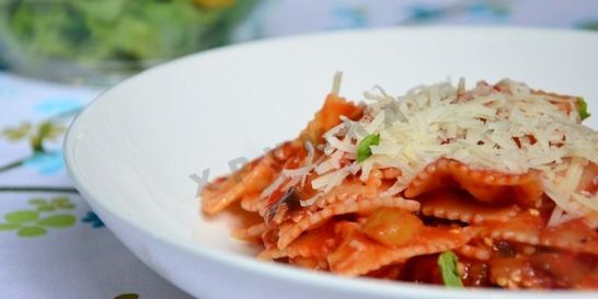 Паста с баклажанами в томатном соусе