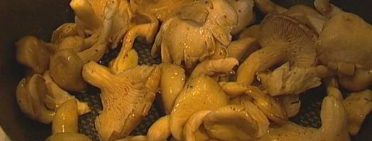 паста с грибами, цыпленком и сливочным соусом. Шаг 4