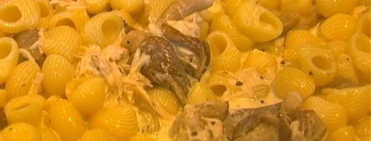 паста с грибами, цыпленком и сливочным соусом. Шаг 8