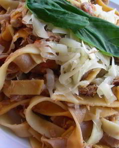 Паста с соусом из тунца и томата