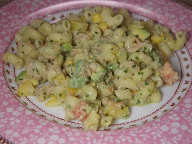 Рецепт пасты с тунцом, авокадо и сладким перцем