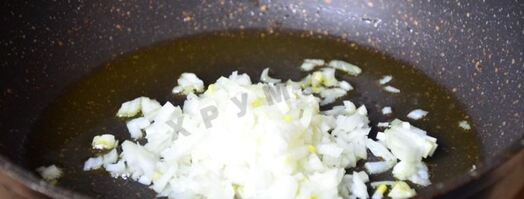 паста с тунцом помидорами черри и базиликом. Шаг 2