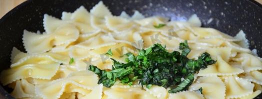 паста с тунцом помидорами черри и базиликом. Шаг 7