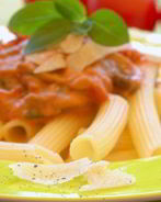 Паста с тыквой, грибами, горгонзолой и чипсами из шалфея