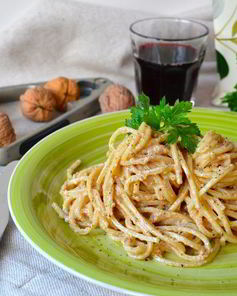 Паста в сливочно-ореховом соусе