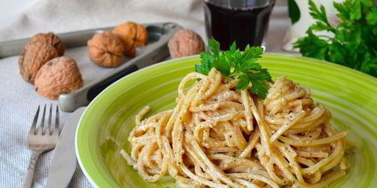Паста в сливочно-ореховом соусе