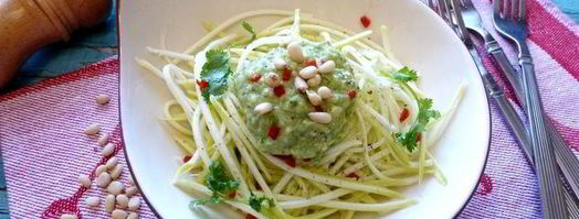 спагетти из кабачка под соусом из авокадо. Шаг 5