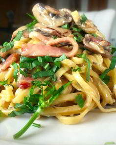 Спагетти с грибами в сливочном соусе