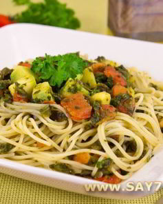 Спагетти с кабачками и шпинатом