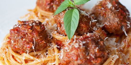 Спагетти с митболами
